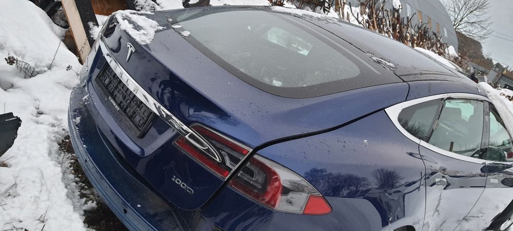 Кришка багажника Tesla model S 2012- 2021