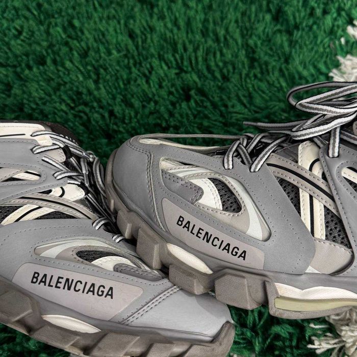 Balenciaga track