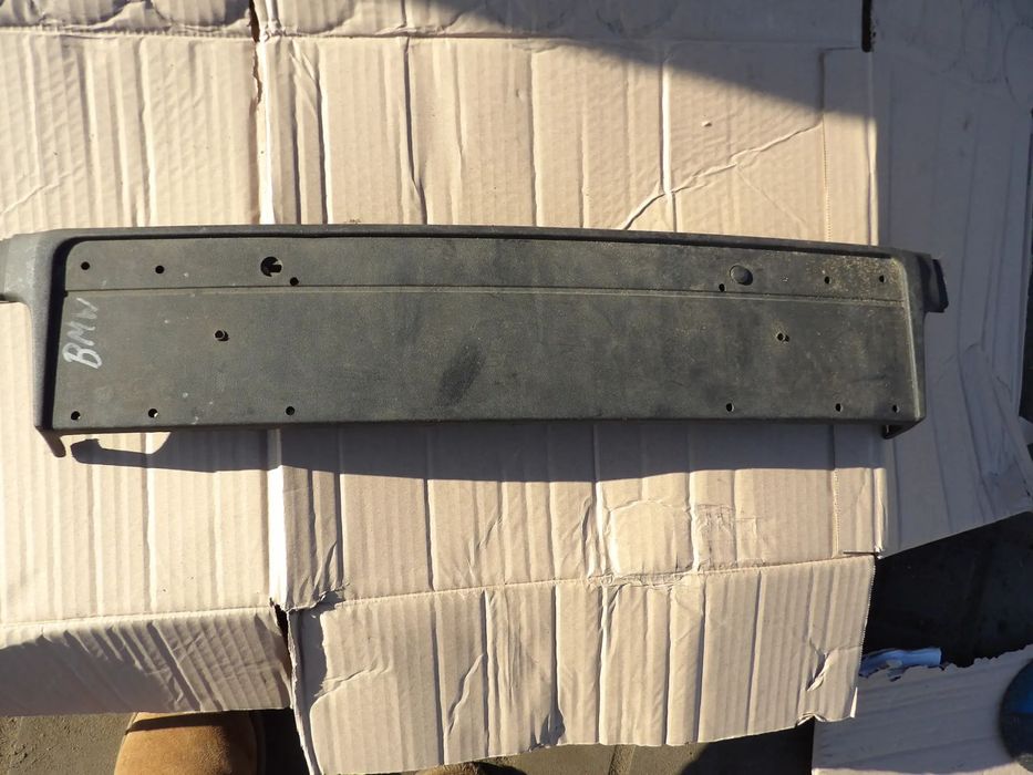 BMW - E39- RAMKA , PODKŁADKA TABLICY REJESTRACYJNEJ - 8159357