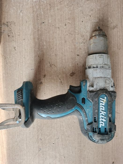 Wkrętarka Makita BHP454 nie reaguje na baterie