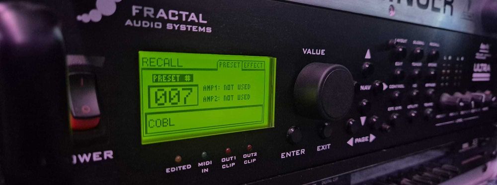 Sistema profissional de processamento de efeitos e modelação: Fractal Audio Axe-FX Ultra