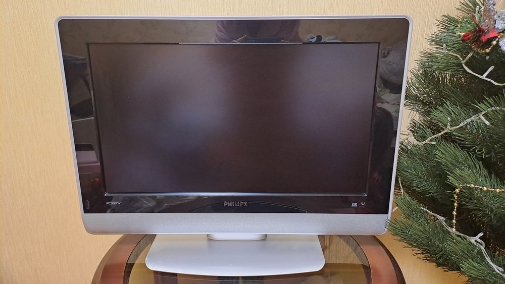Продам телевизор Philips 26 дюймов