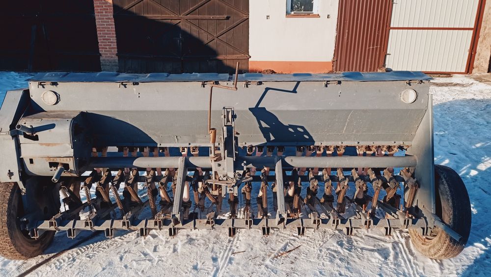 Siewnik  zbożowy poznaniak 2.7 m.