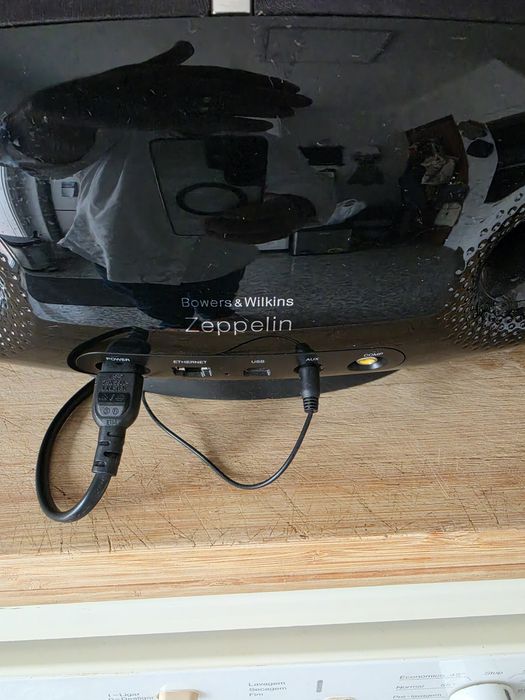 Vendo coluna Bowers &Wilkins Zeppelin