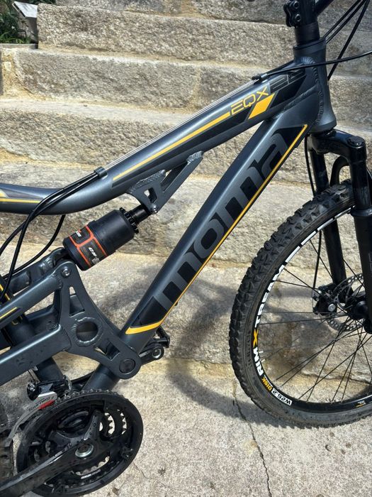 Moma Bikes Equinox 26” – Suspensão Total | 24 Velocidades