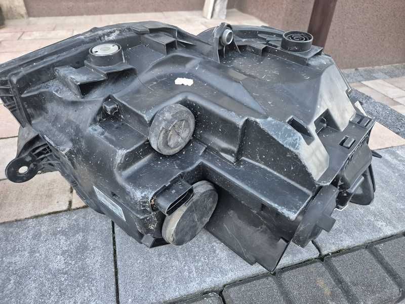 Lampy przód Volkswagen Transporter  T6 lewa i prawa