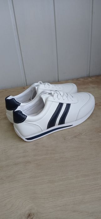 Buty sportowe 39-25,5 cm