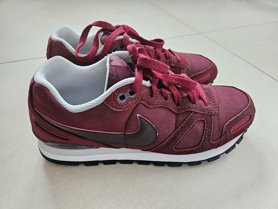 Buty sneakersy Nike Air, kolor bordowy, rozmiar 38,5cm