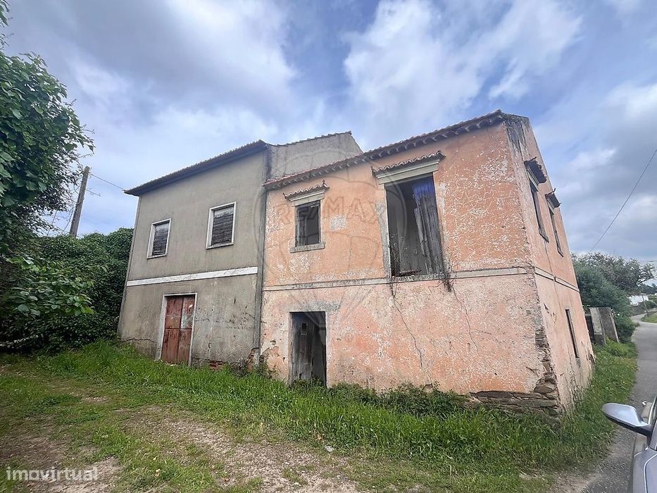 Moradia T2 para venda — Olalhas, Santarém