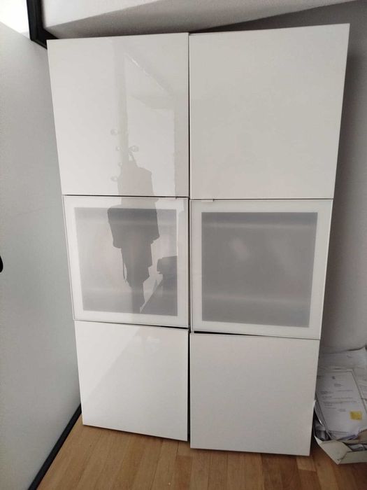Móvel moderno com estantes e vitrine branco! - Baixa de preço!!