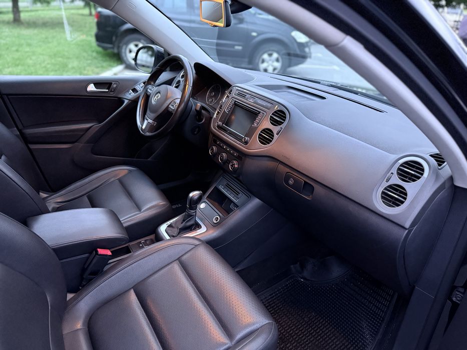 Volkswagen Tiguan 2016 VIN WVGRV7AX5HK009382 фото оголошення 10 з 15