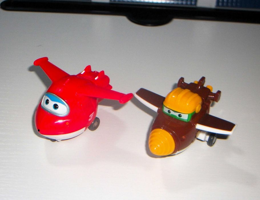 Super Wings Transforming Toy Figures Jett & Todd