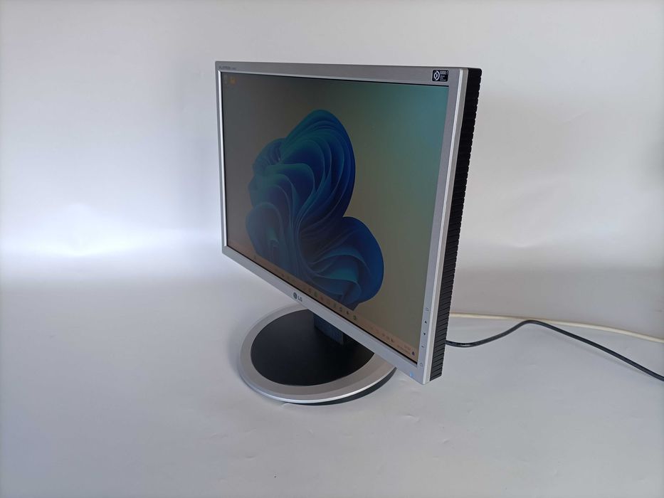 Monitor LG Flatron L194WS-SF de 19 polegadas