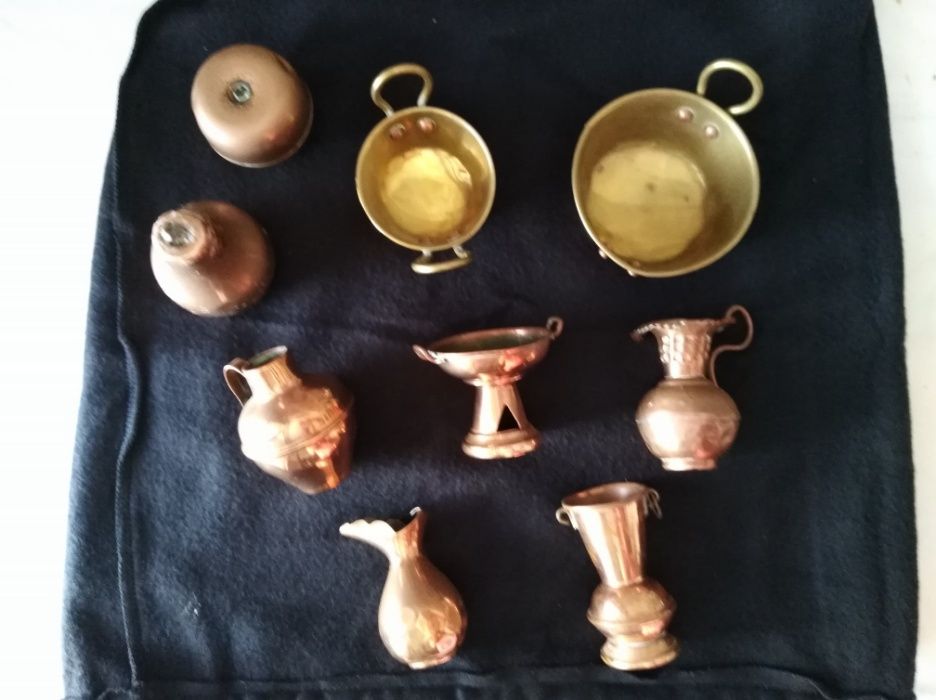 Miniaturas em cobre e latão