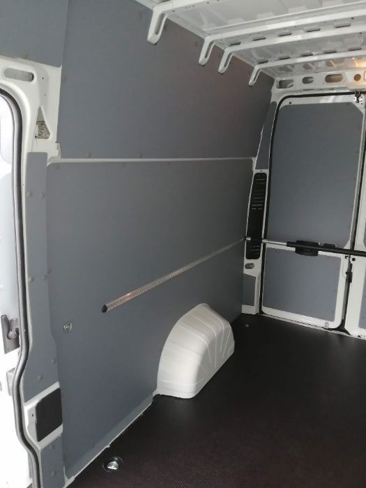 Lekka zabudowa PCV samochodu dostawczego Peugeot Boxer L3H2