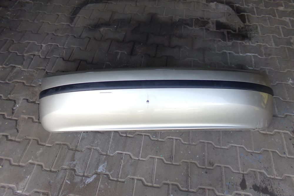 zderzak tył tylny skoda fabia i lak. 9201