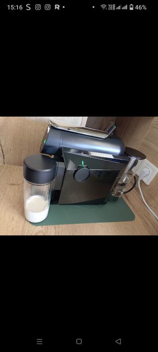 Ekspres z spieniaczem do mleka Delta biedronka + kawy