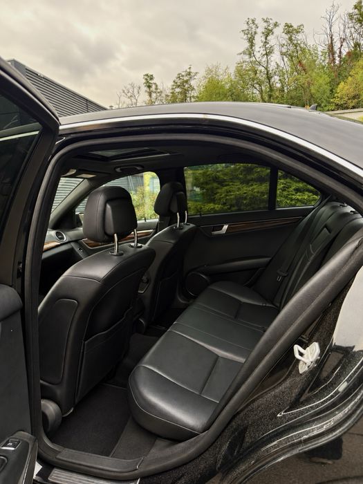 Mercedes-benz w204 c300