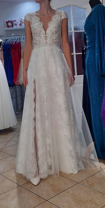 Suknia ślubna koronka