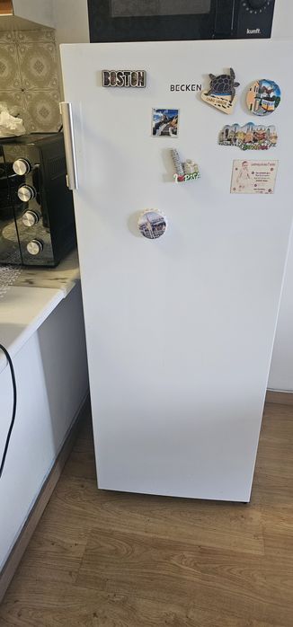 Arca vertical praticamente  nova