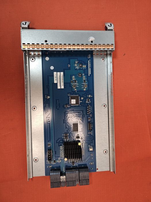 moduł kontrolera we/wy (I/O) do macierzy dyskowej HP P2000 G3.