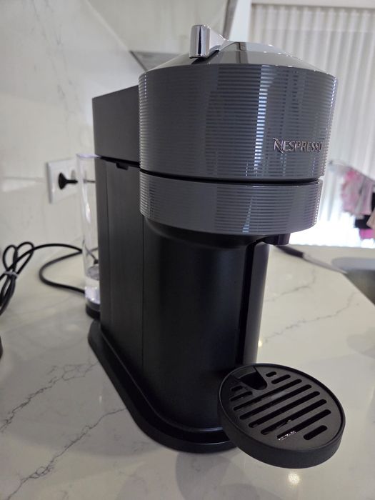 Maquina Cafe Nespresso Vertuo Next