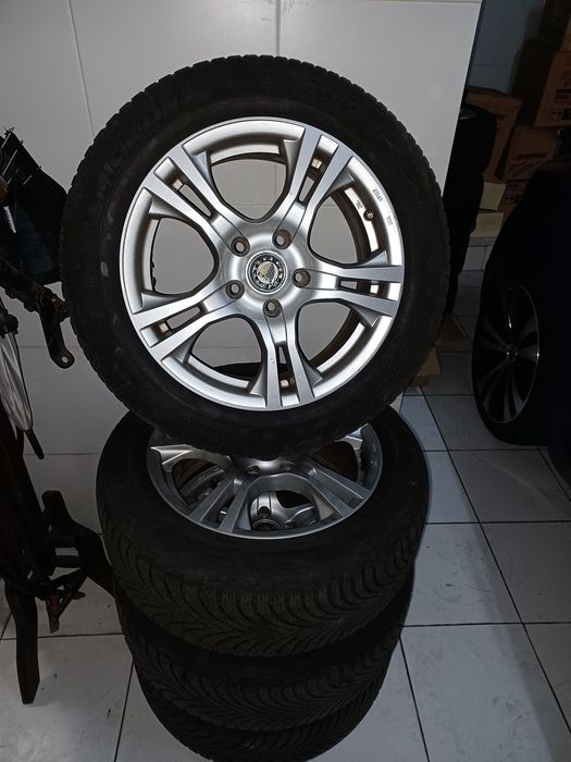 JANTES  BMW 18  Originais Pack M série 6/5,c/ pneus semi novos /