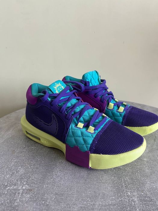Кросівки NIKE Lebron Witness 8