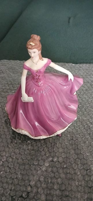 The z Leonardo Collection .Figurka porcelanowa .