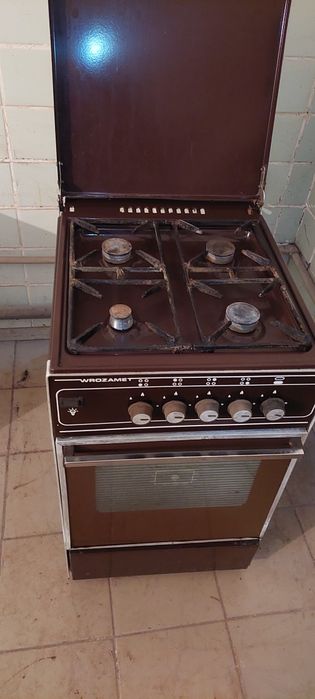 Продаю хорошу газову плиту
