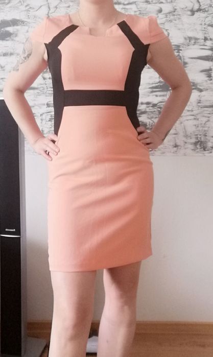 Sukienka z krótkim rękawem