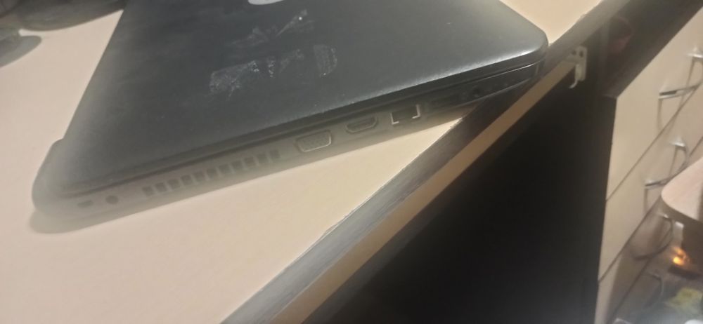 Ноутбук HP 250 G3 (на запчастини або під ремонт)