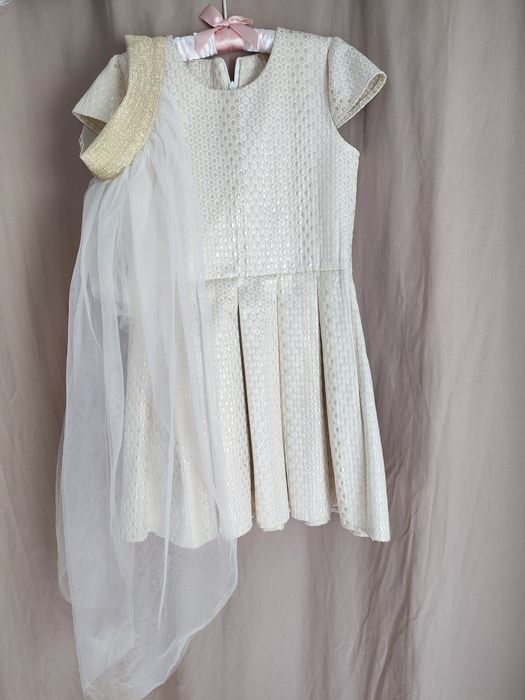 Стильне плаття дівчинка