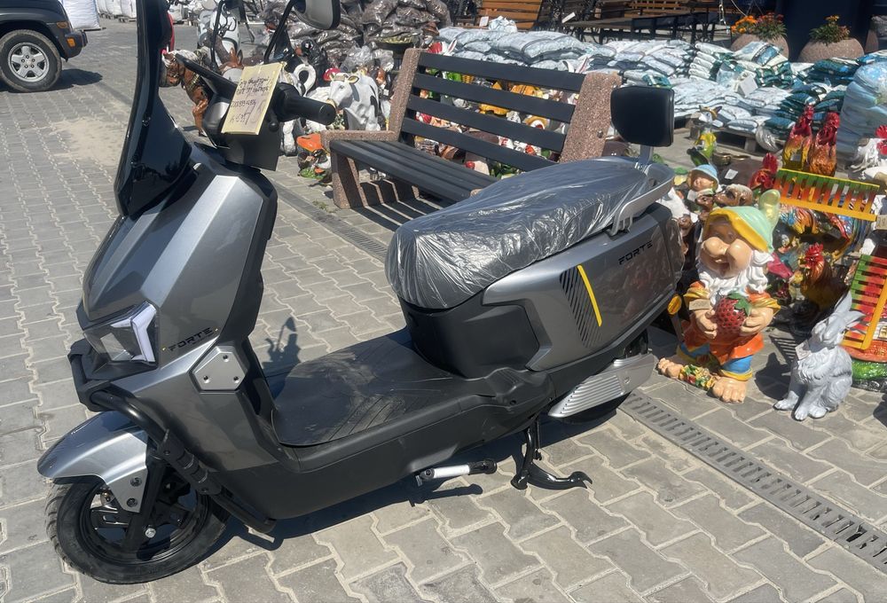 Електроскутер FORTE SKY 72V 2000W