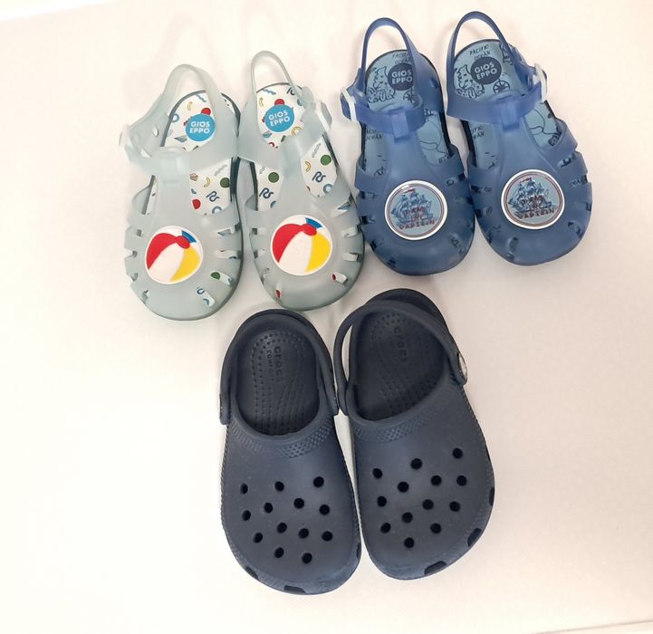 Crocs e sandálias Gioseppo 24