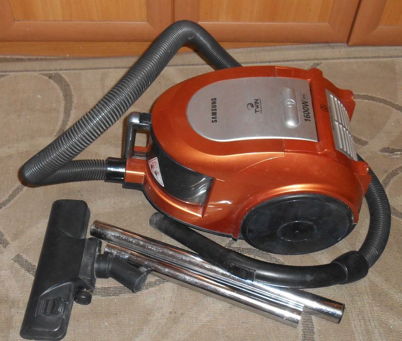 Пылесос Самсунг контейнерный, возможен обмен на ваш неисправный