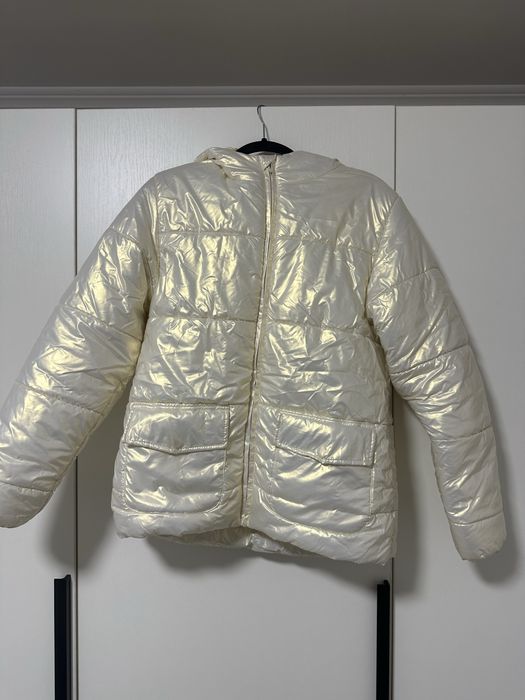 Куртка жемчужного цвета