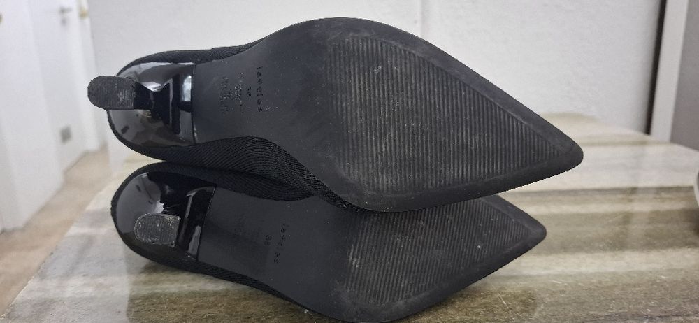 Vendo botins pretos  Lefties