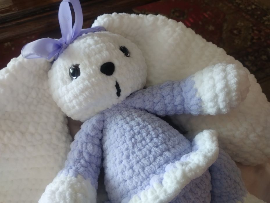 В'язаний зайчик .