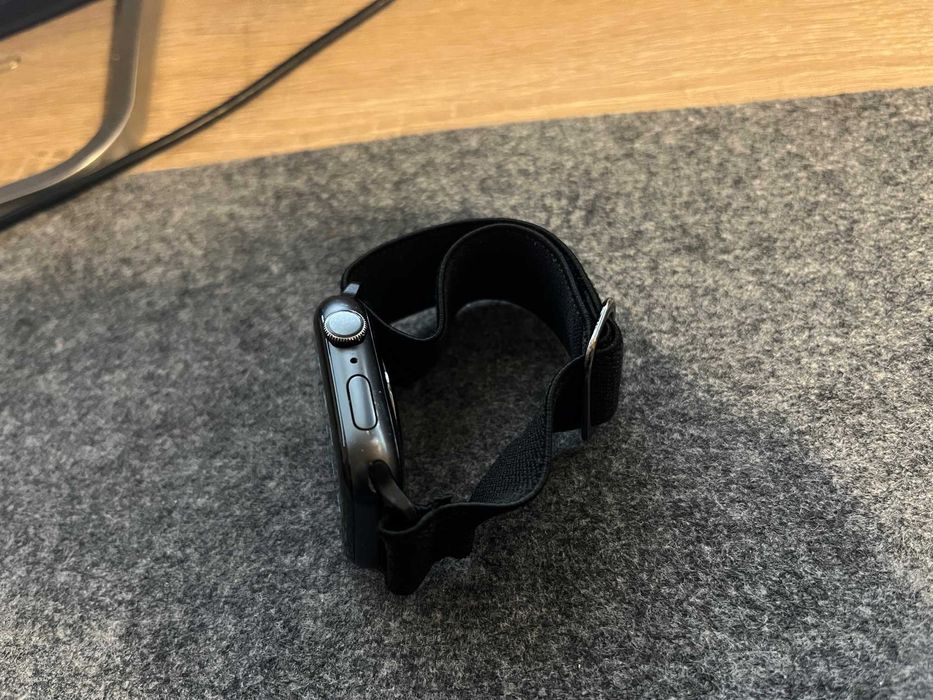 Apple Watch Series 6 44mm czarny