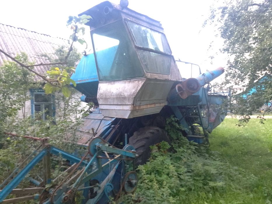 Продам комбайн Нива