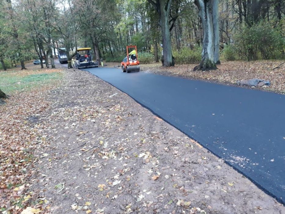 Układanie asfaltu budowa dróg parkingów asfaltowanie zalewanie spękań