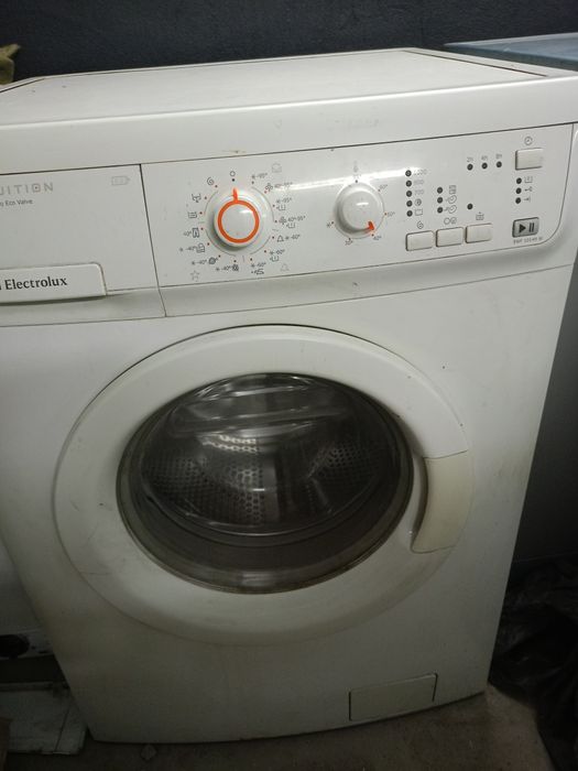 Продам стиральную машину Electolux