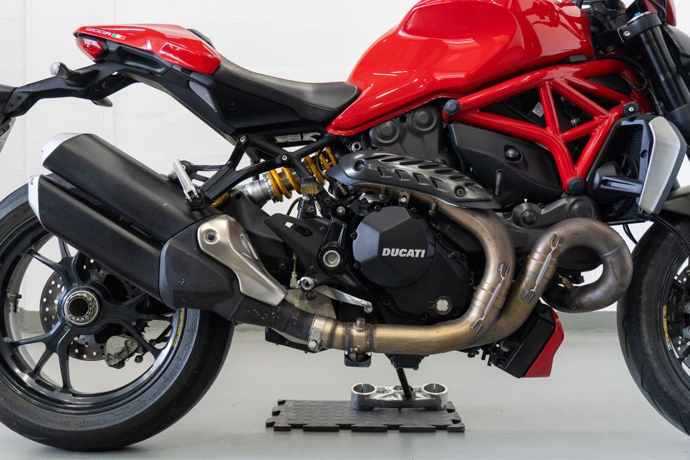 Ducati Monster 1200 R 2017 (financiamento disponível)