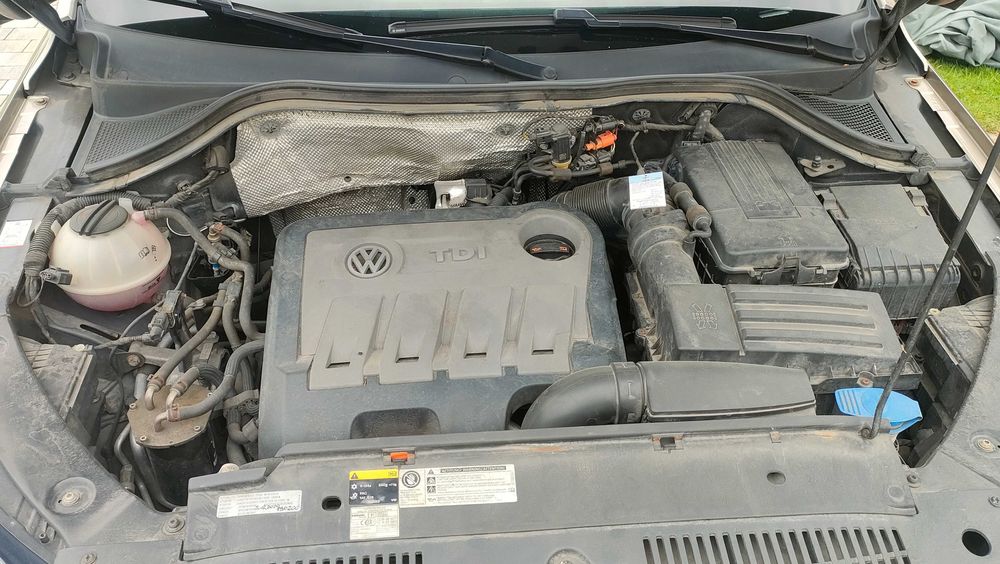 Volkswagen Tiguan 4x4 2.0 tdi automat webasto sam parkuje bi-xenony