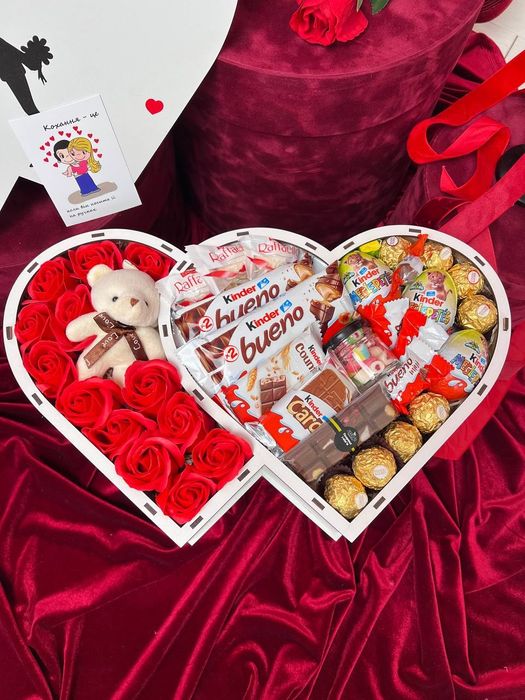 Подарункові набори бокси солодощі Кіндер Серце Х2