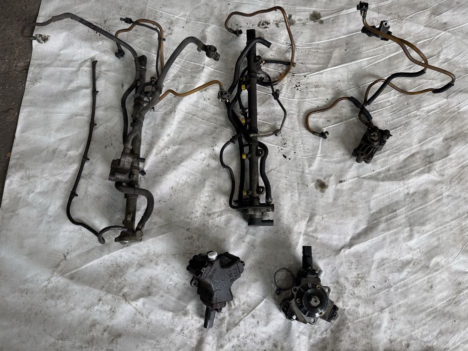 Рампа рейка топливная паливна  Mercedes Sprinter 2.7CDI  OM612