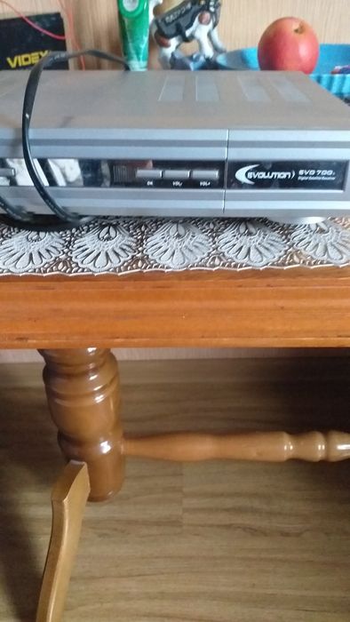 Спутниковый ресивер EVO 700