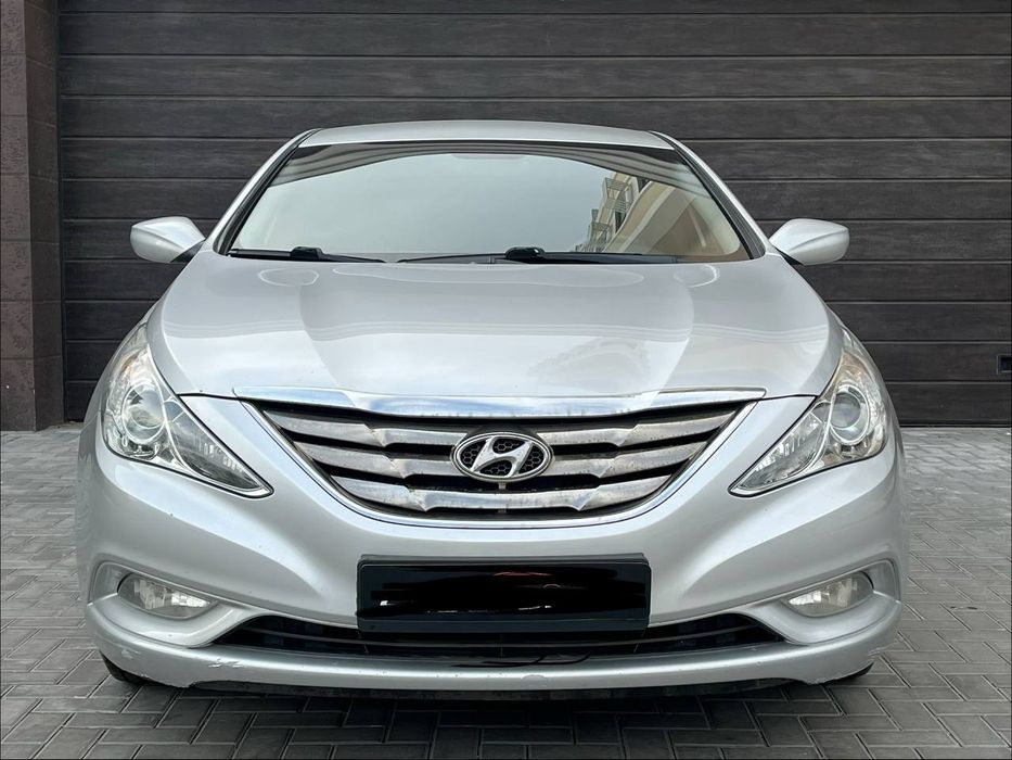 Hyundai sonata 2011