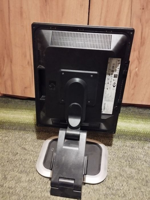 Монітор hp з поворотною підставкою